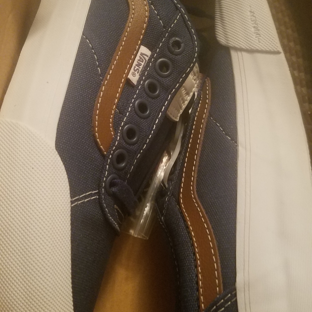 Van's shoes size 7 men 8.5 women